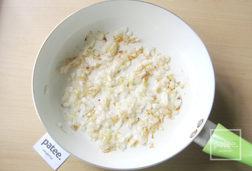 Жареные пирожки со щавелем и яйцом - Шаг 9