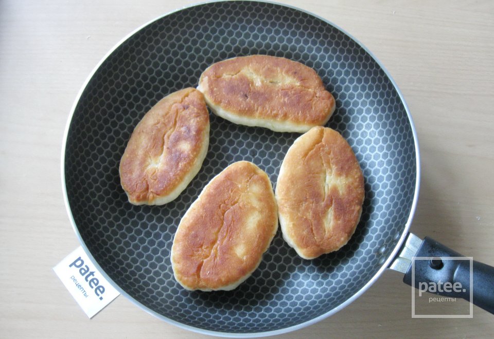 Жареные пирожки со щавелем и яйцом - Шаг 17