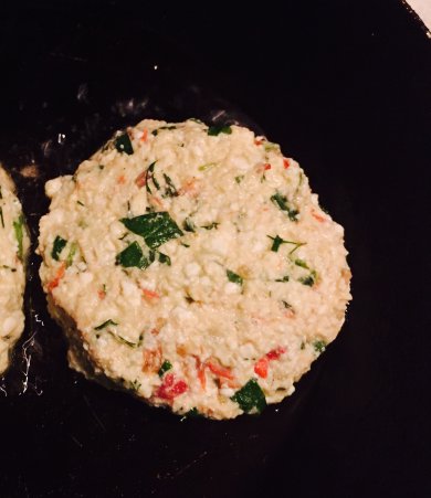 Пикантные творожники со шпинатом - Шаг 9