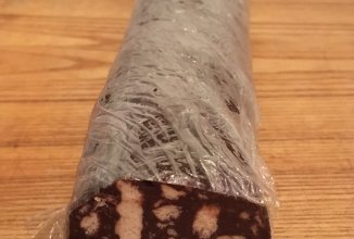 Сладкая колбаска со вкусом рома