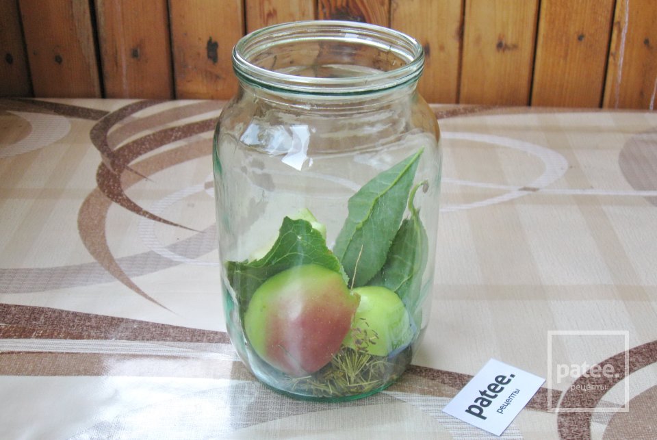 Маринованные огурцы с яблоками - Шаг 6