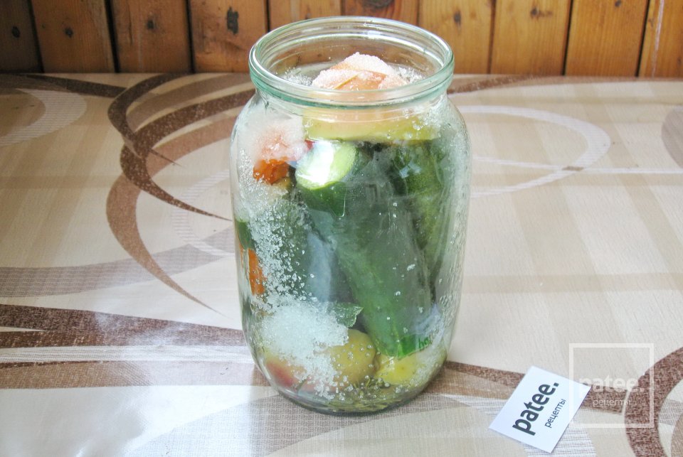 Маринованные огурцы с яблоками - Шаг 11