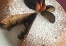 Шарлотка со сливами и корицей
