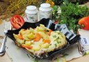 Куриные окорочка с кабачком и картофелем в духовке