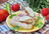Колбаски из свинины и курицы