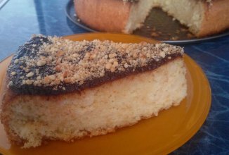 Очень вкусный тортик с молочной заливкой.