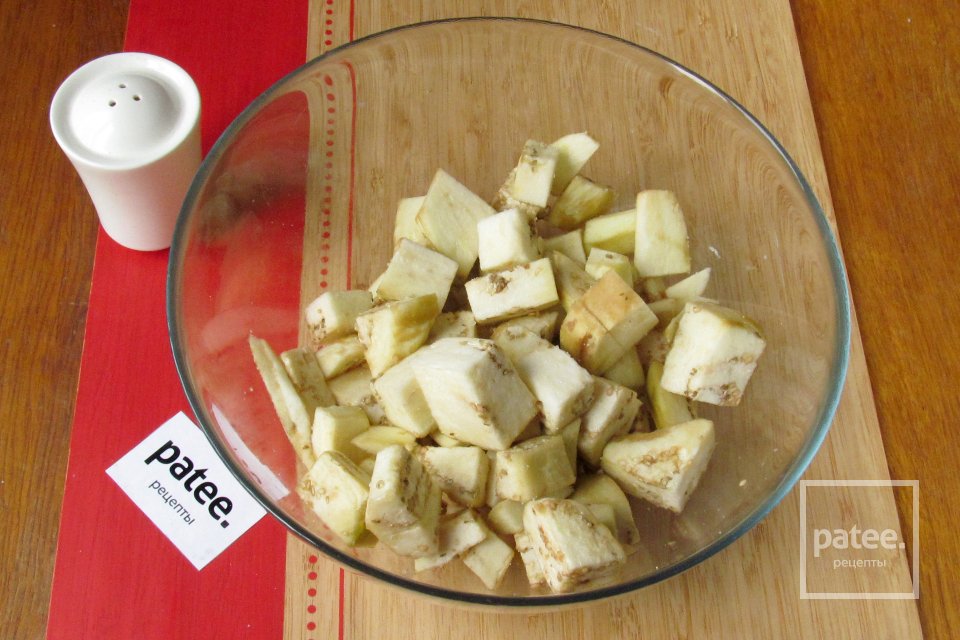 Баклажаны с помидорами и перцем на сковороде - Шаг 3