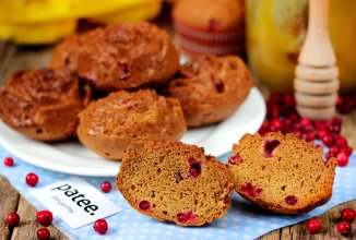 Медовые кексы с брусникой