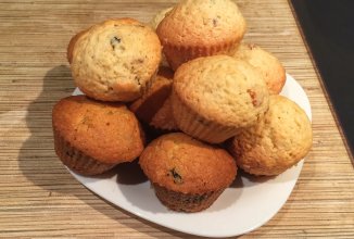 Кексы с изюмом и курагой