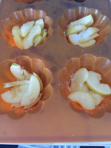 Яблочная крошка с творогом - Шаг 2