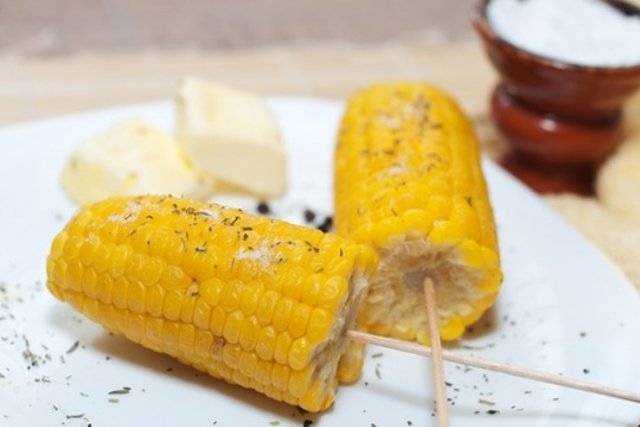 Как приготовить вкусную кукурузу: простые рецепты и секреты готовки