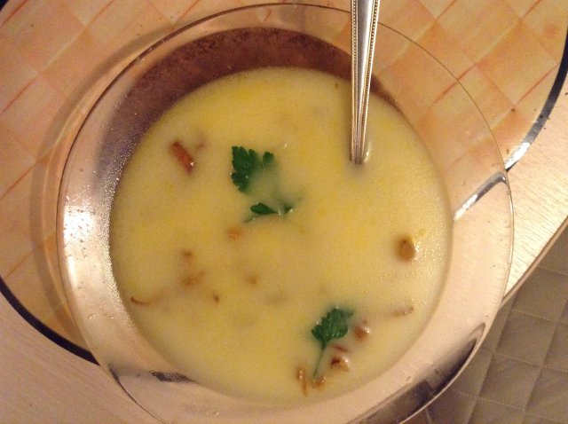 Суп с лисичками и плавленным сыром
