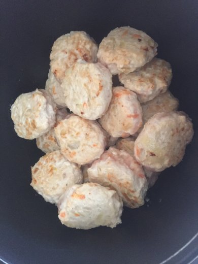 Тефтели из куриного фарша в томатно-сметанном соусе - Шаг 11