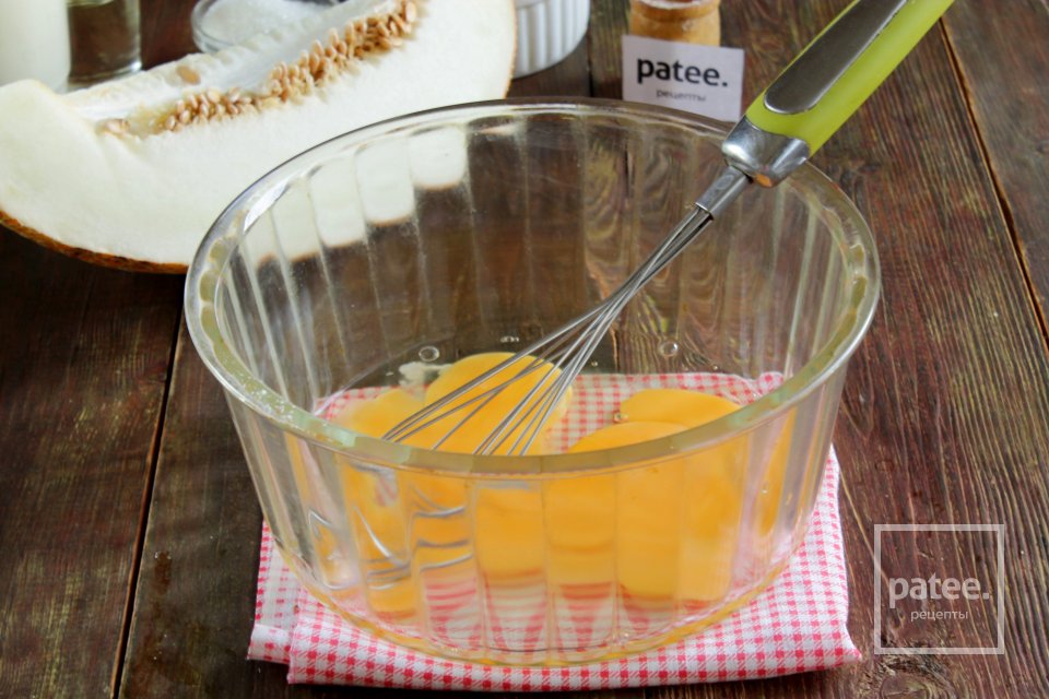 Оладьи с дыней - Шаг 2