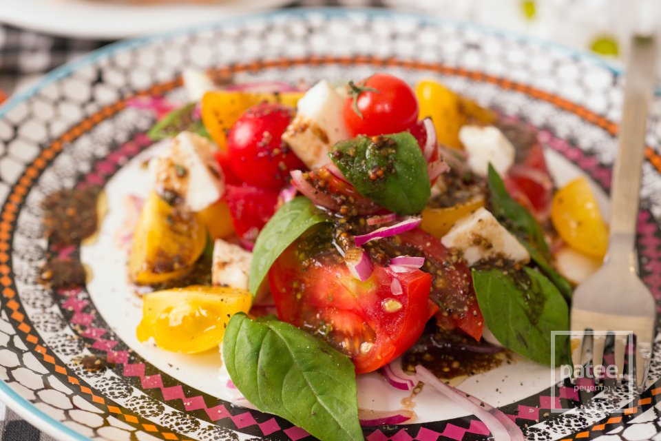 Салат из помидоров, моцареллы и базилика с горчичной заправкой - Шаг 26