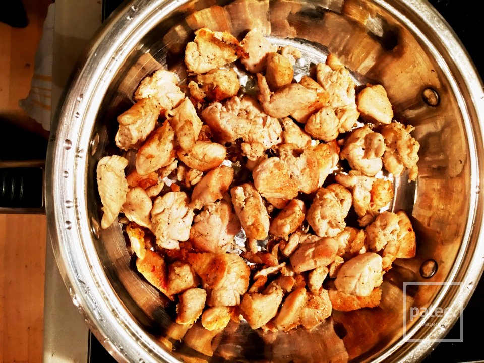 Паста фарфалле в сливочном соусе с курочкой. 😋🍝 - Шаг 2