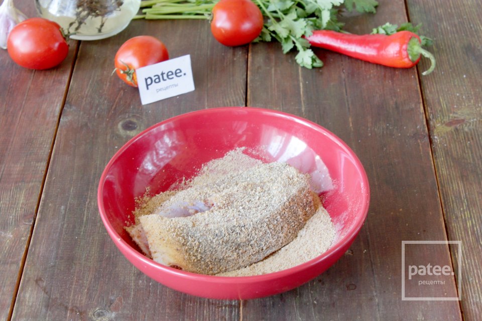 Карп в сухарях и гарнир из овощей на сковороде - Шаг 4