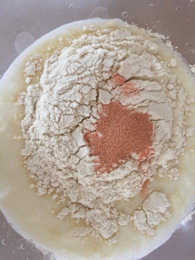 Дрожжевые оладушки с вишней - Шаг 2