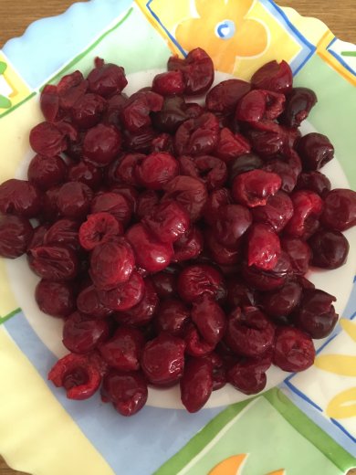 Дрожжевые оладушки с вишней - Шаг 5