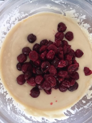 Дрожжевые оладушки с вишней - Шаг 6