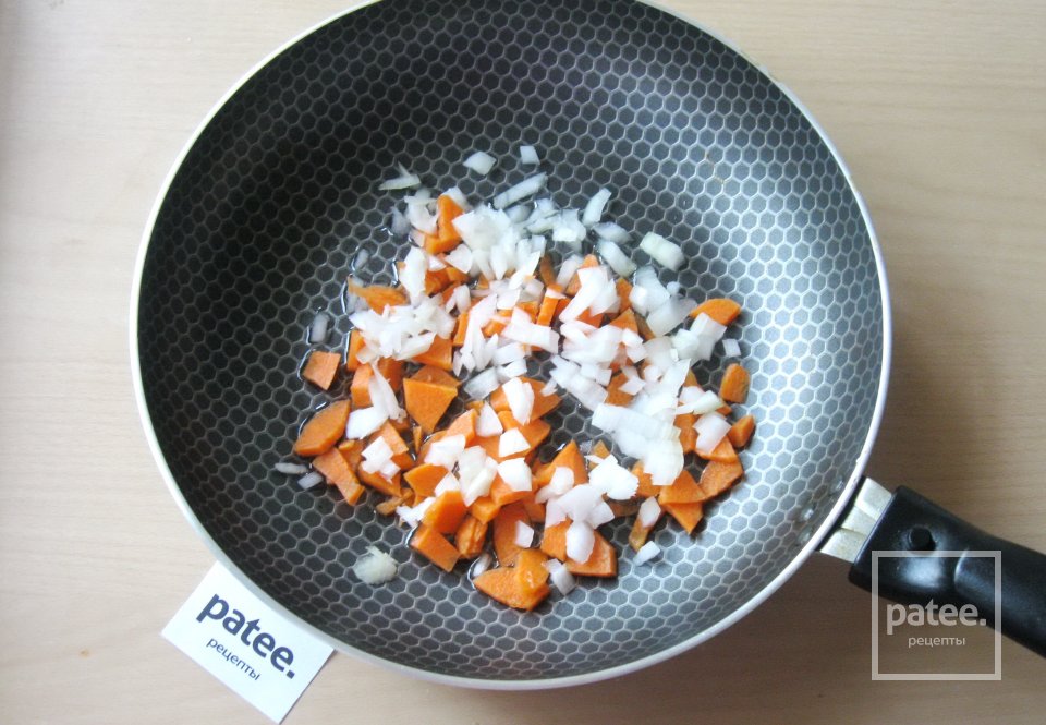 Куриные желудки с баклажаном в соусе - Шаг 5