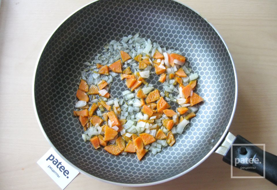 Куриные желудки с баклажаном в соусе - Шаг 6