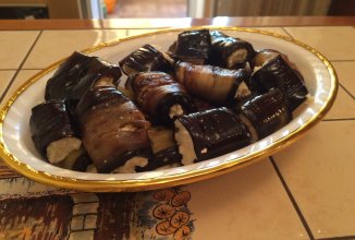 Баклажанные рулетики с сыром