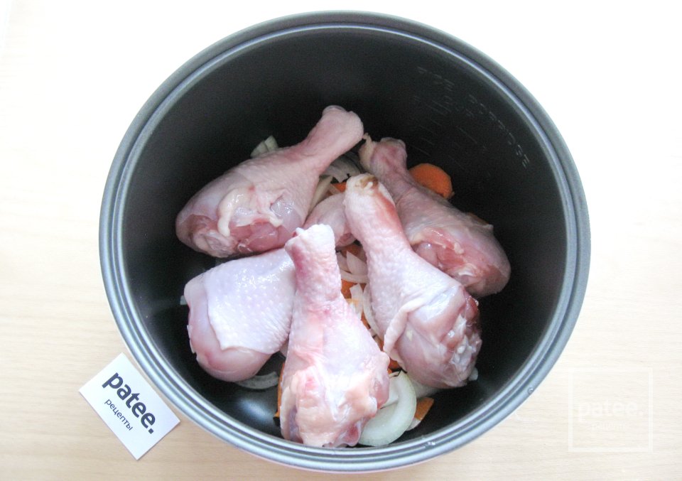 Куриные голени с яблоками и сливками в мультиварке - Шаг 4