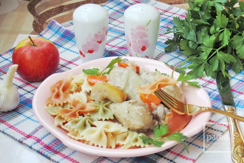 Куриные голени с яблоками и сливками в мультиварке - Шаг 13