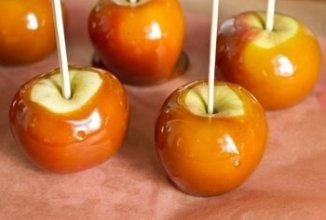 Яблоки в карамели