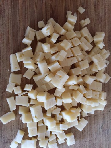 Салат "Веснушка" с ананасами и крабовыми палочками - Шаг 2