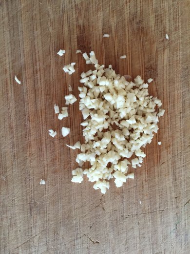 Салат "Веснушка" с ананасами и крабовыми палочками - Шаг 3