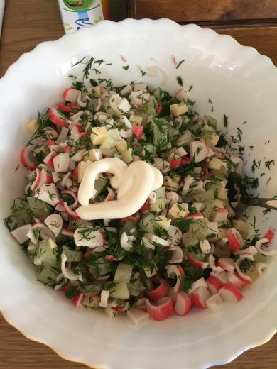 Салат "Веснушка" с ананасами и крабовыми палочками - Шаг 7