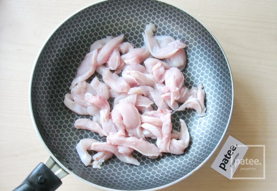 Куриная грудка с кабачками в сливочном соусе - Шаг 9