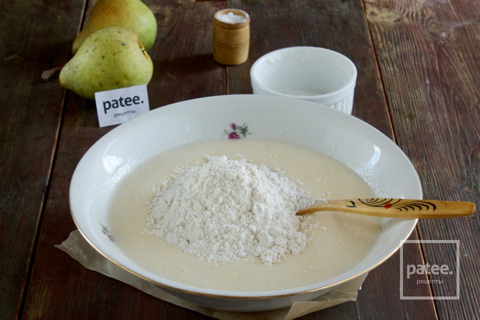 Быстрый пирог с грушами - Шаг 6