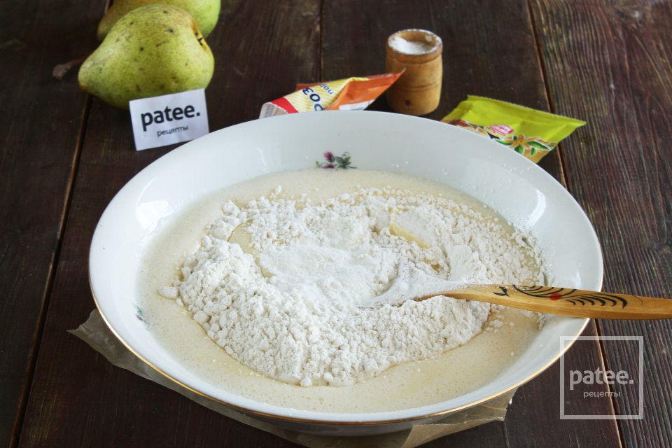 Быстрый пирог с грушами - Шаг 7