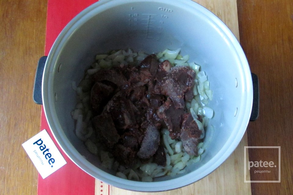 Тушеная картошка с печенью в мультиварке - Шаг 5