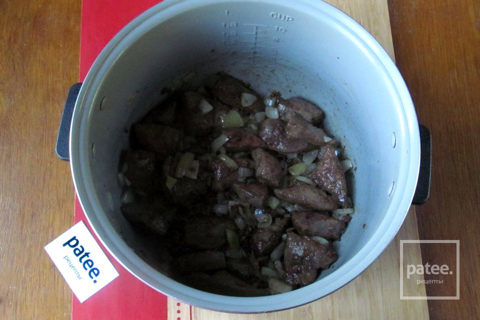 Тушеная картошка с печенью в мультиварке - Шаг 6