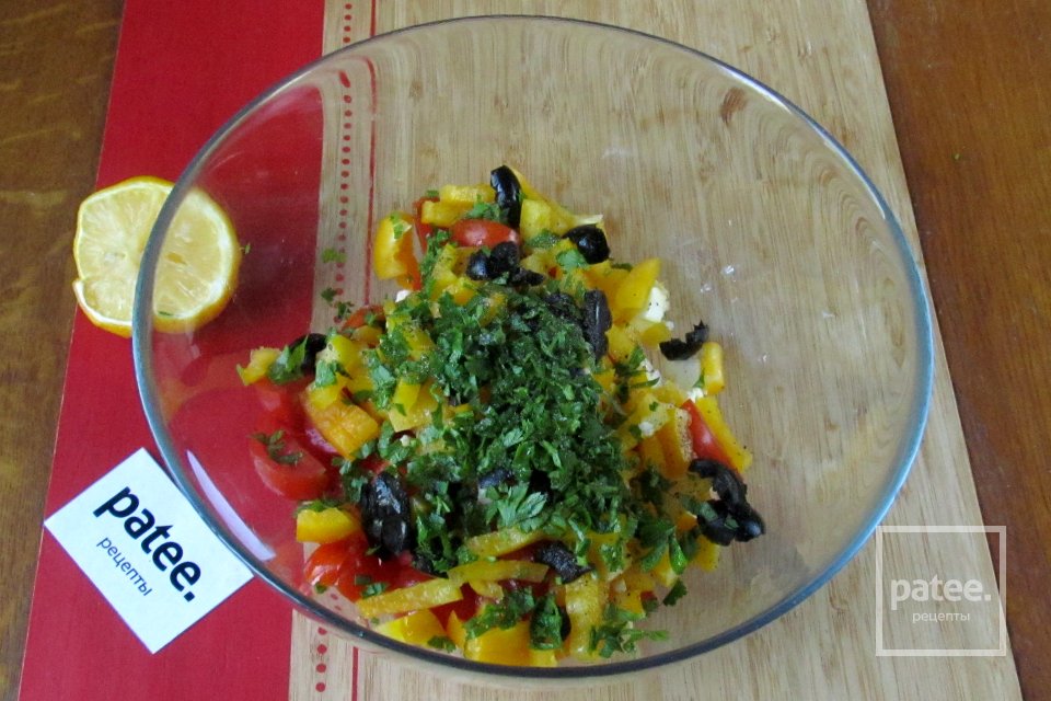 Салат с помидорами, сладким перцем и брынзой - Шаг 10