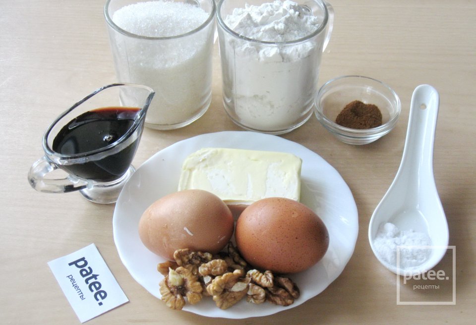 Кекс с вареньем и орехами - Шаг 1