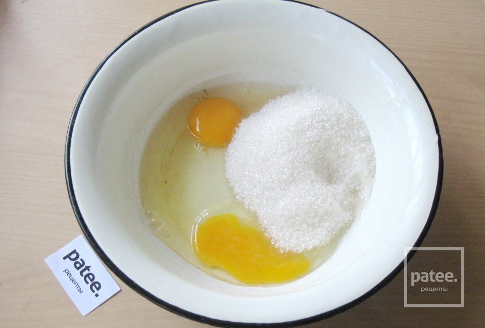 Кекс с вареньем и орехами - Шаг 3