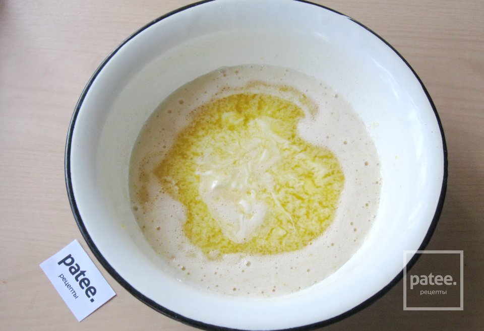 Кекс с вареньем и орехами - Шаг 4