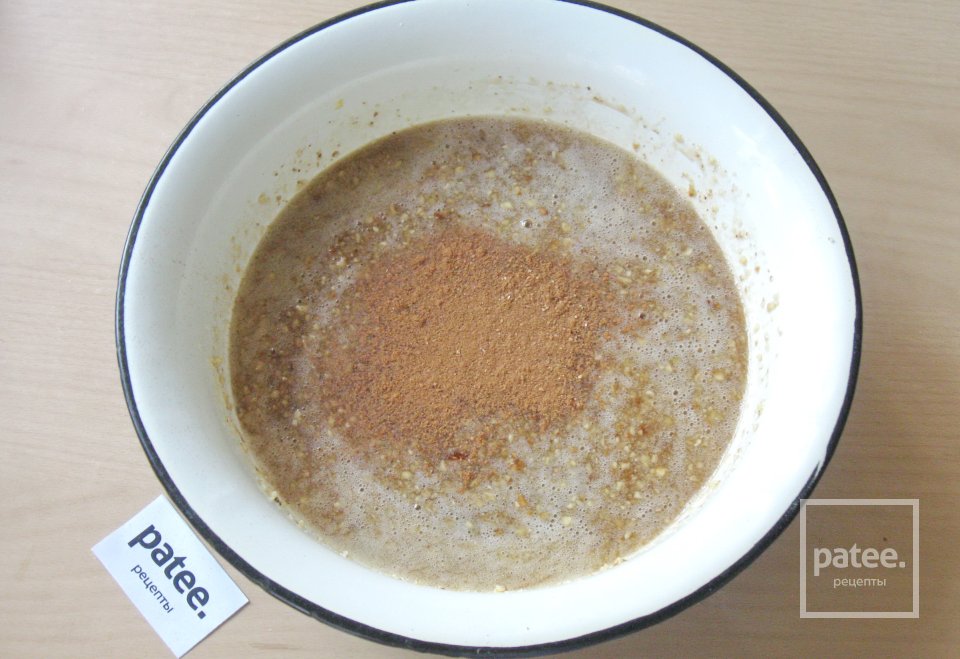 Кекс с вареньем и орехами - Шаг 9