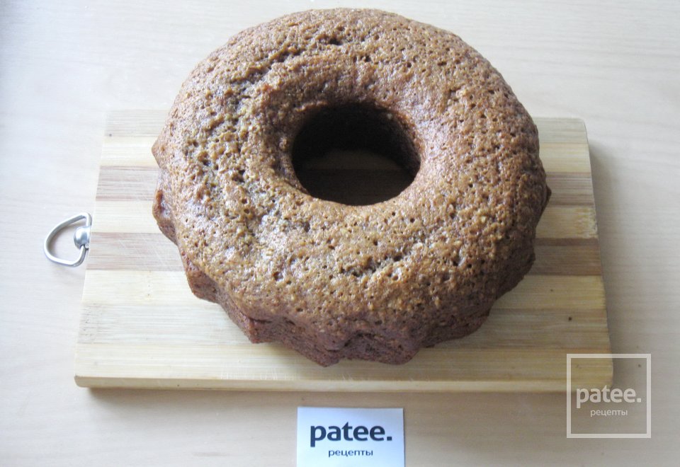 Кекс с вареньем и орехами - Шаг 13