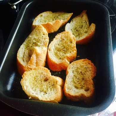 Брускетта с сыром Фета - Шаг 1