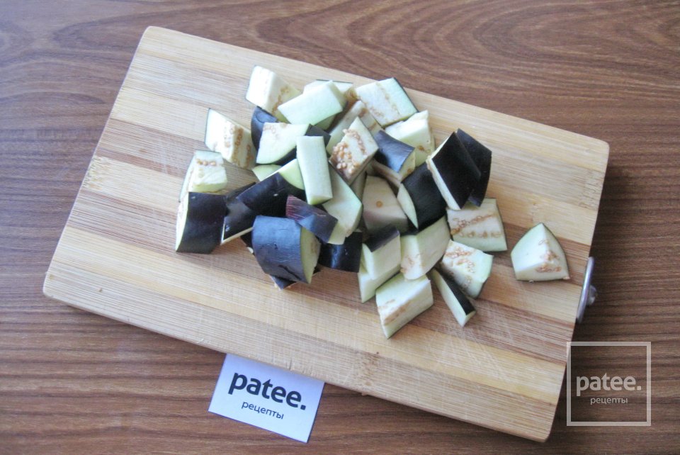 Салат из баклажанов с морковью и луком на зиму - Шаг 2