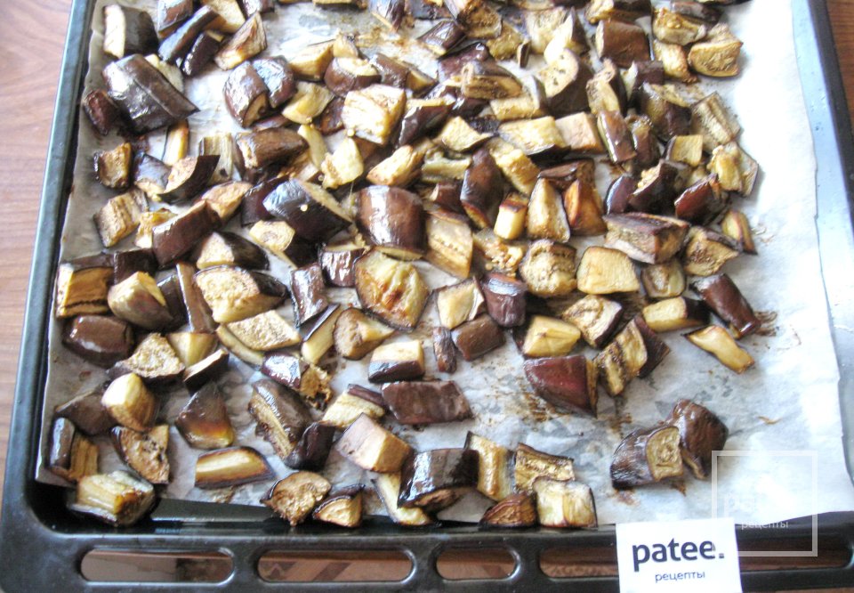 Салат из баклажанов с морковью и луком на зиму - Шаг 6