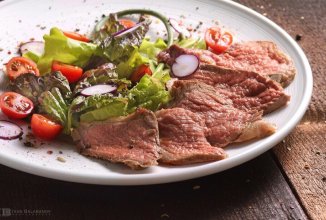 Салат с ростбифом