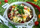 Салат из кускуса с тунцом и овощами