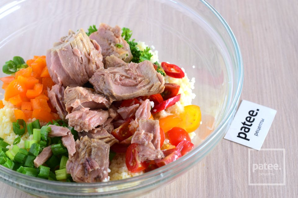 Салат из кускуса с тунцом и овощами - Шаг 11